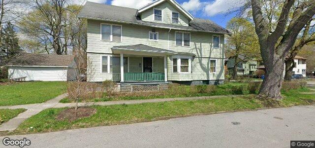 Larawan ng 112 Leighton Avenue sa Winnipeg, Manitoba