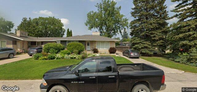 Larawan ng 121 Rowandale Crescent sa Winnipeg, Manitoba