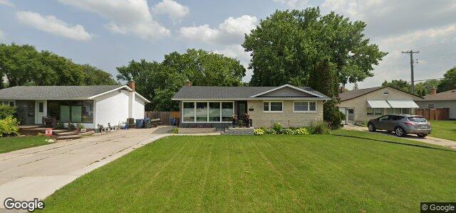 Larawan ng 135 Larchdale Crescent sa Winnipeg, Manitoba