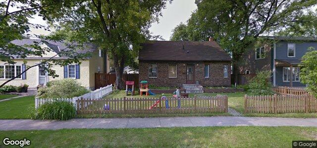 Larawan ng 42 Dunrobin Avenue sa Winnipeg, Manitoba