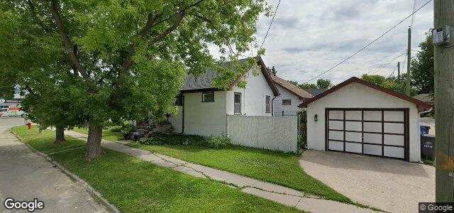 Larawan ng 448 Henderson Highway sa Winnipeg, Manitoba