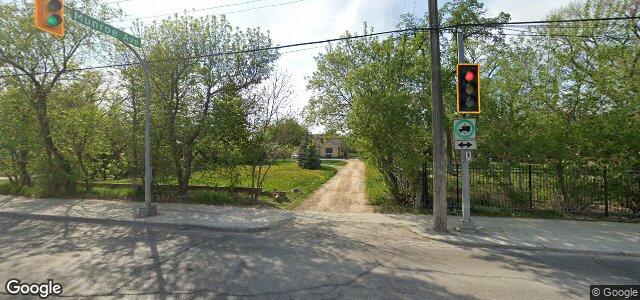 Larawan ng 526 Henderson Highway sa Winnipeg, Manitoba