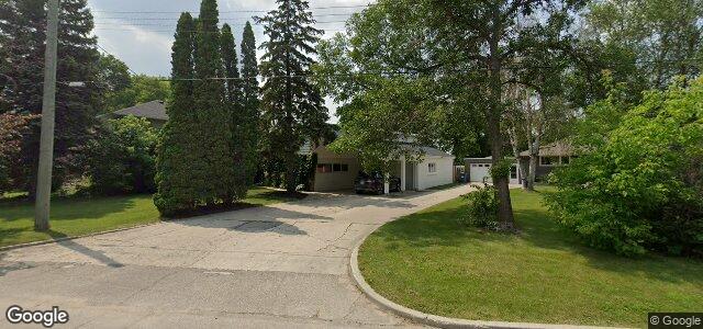 Larawan ng 728 Kildonan Drive sa Winnipeg, Manitoba