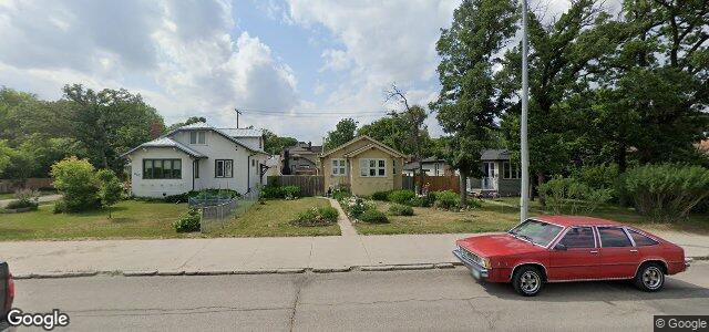 Photo of 824 Henderson Highway in Winnipeg, Manitoba