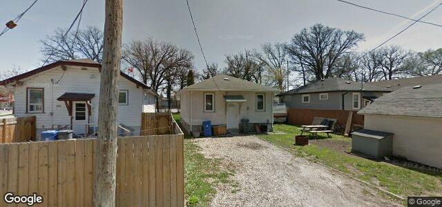 Larawan ng 828 Henderson Highway sa Winnipeg, Manitoba