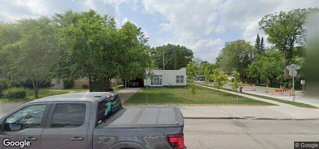 Larawan ng 840 Henderson Highway sa Winnipeg, Manitoba