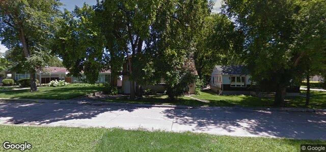 Larawan ng 889 Kildonan Drive sa Winnipeg, Manitoba