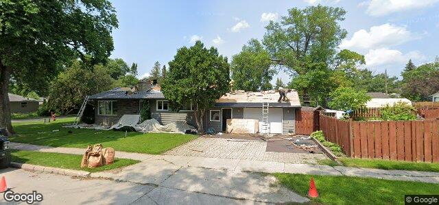 Larawan ng 911 Woodvale Street sa Winnipeg, Manitoba