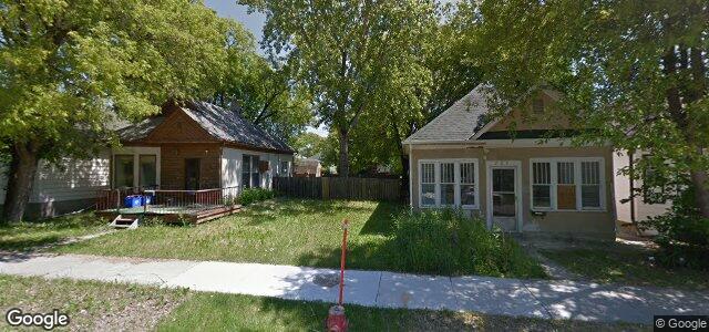 Larawan ng 227 Brooklyn Street sa Winnipeg, Manitoba