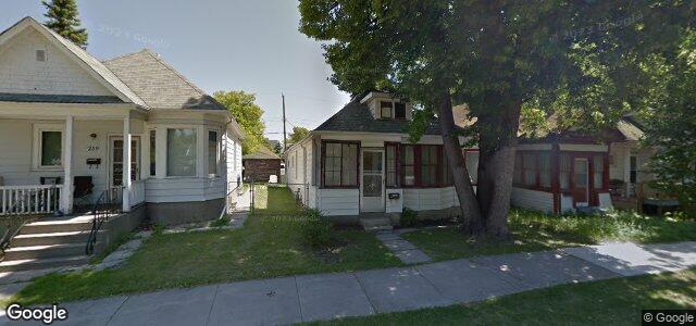 Larawan ng 235 Brooklyn Street sa Winnipeg, Manitoba