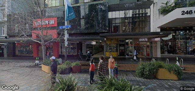 Larawan ng 242 Queen Street sa Winnipeg, Manitoba