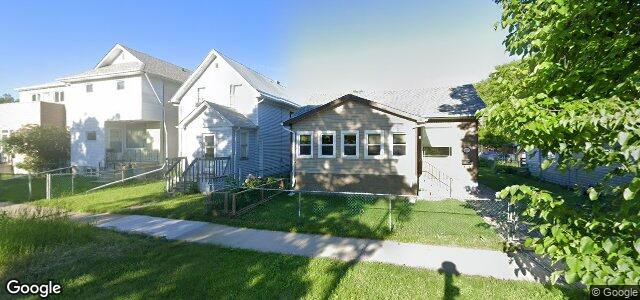 Photo of 295 Roseberry Street in Winnipeg, Manitoba