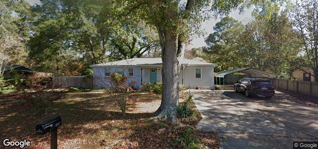 Larawan ng 302 Hampton Street sa Winnipeg, Manitoba