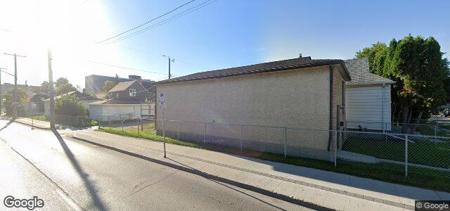 Larawan ng 323 Brooklyn Street sa Winnipeg, Manitoba