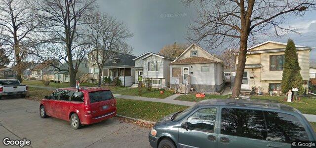 Larawan ng 420 Roseberry Street sa Winnipeg, Manitoba