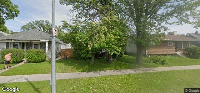 Photo of 427 Parkview Street in Winnipeg, Manitoba