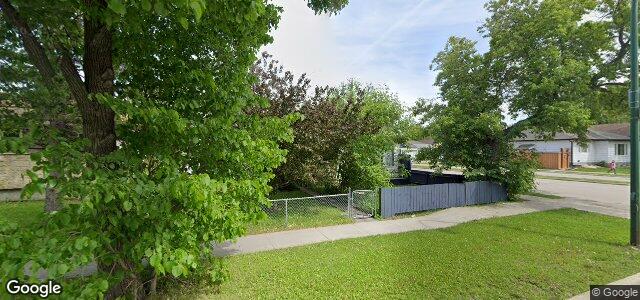 Larawan ng 449 Roseberry Street sa Winnipeg, Manitoba