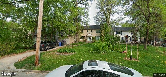 Photo of 359 Kingston Crescent in Winnipeg, Manitoba