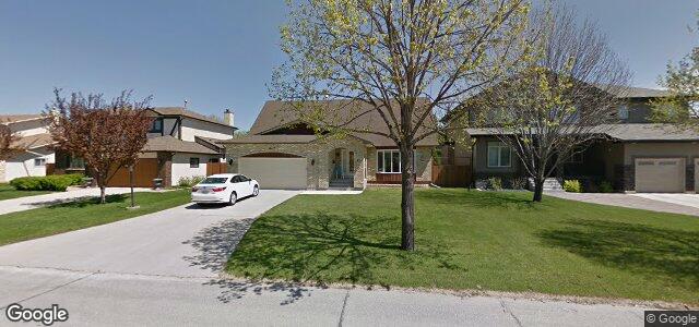 Larawan ng 11 Pinehurst Crescent sa Winnipeg, Manitoba