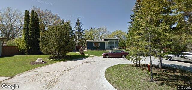 Larawan ng 310 Poole Crescent sa Winnipeg, Manitoba