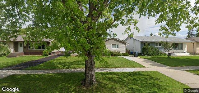 Larawan ng 425 Greenacre Boulevard sa Winnipeg, Manitoba