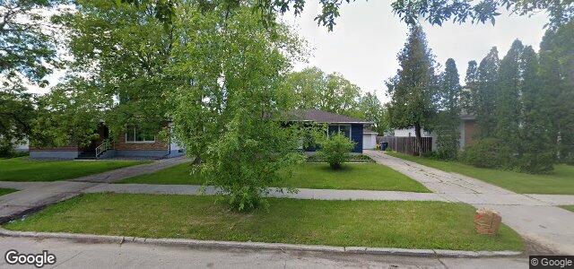 Photo of 450 Kirkfield Street in Winnipeg, Manitoba