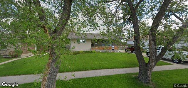Larawan ng 459 Kirkfield Street sa Winnipeg, Manitoba