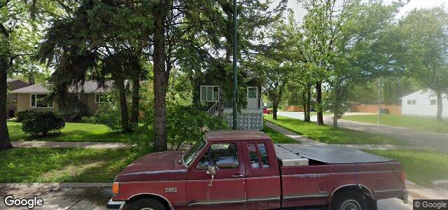 Larawan ng 484 Greenacre Boulevard sa Winnipeg, Manitoba