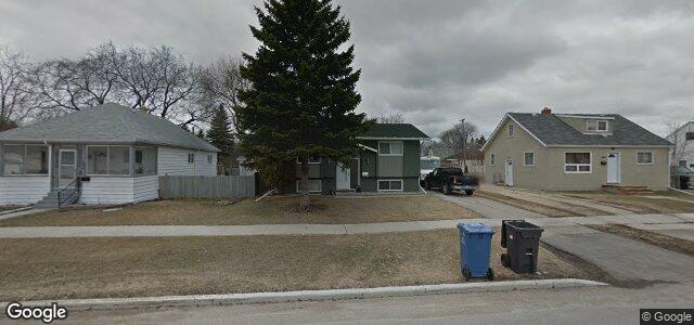 Larawan ng 500 Country Club Boulevard sa Winnipeg, Manitoba