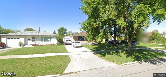 Larawan ng 520 Country Club Boulevard sa Winnipeg, Manitoba