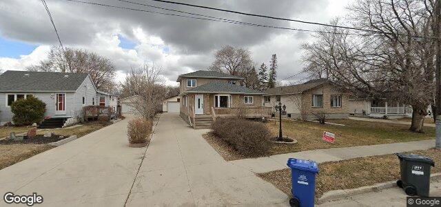 Larawan ng 215 Hindley Avenue sa Winnipeg, Manitoba