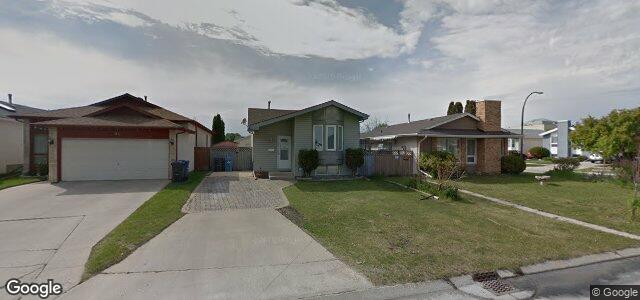 Larawan ng 102 Dobrinsky Drive sa Winnipeg, Manitoba