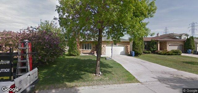 Larawan ng 111 Simkin Drive sa Winnipeg, Manitoba