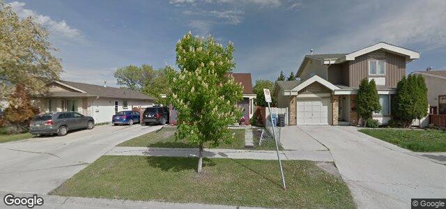 Larawan ng 15 Dobrinsky Drive sa Winnipeg, Manitoba