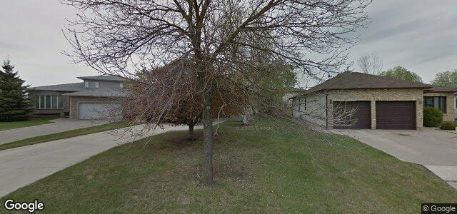 Larawan ng 15 Oakhurst Crescent sa Winnipeg, Manitoba