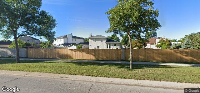 Photo of 15 Oakstone Place in Winnipeg, Manitoba
