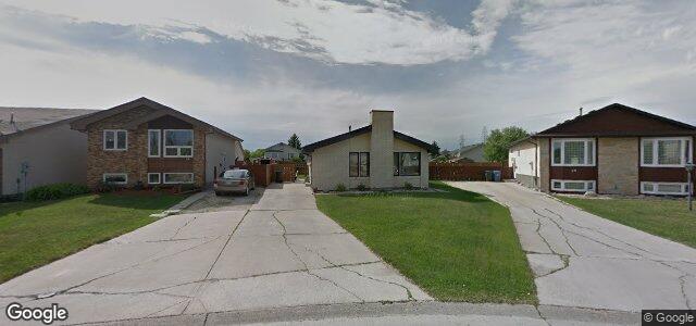 Larawan ng 18 Dobrinsky Drive sa Winnipeg, Manitoba