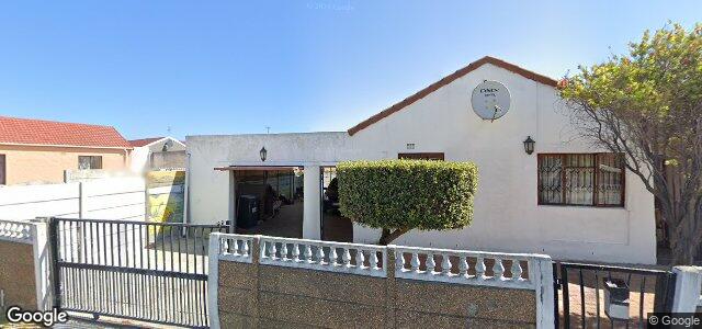 Larawan ng 2 Stardust Crescent sa Winnipeg, Manitoba