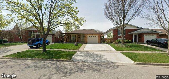 Larawan ng 83 Oakhurst Crescent sa Winnipeg, Manitoba
