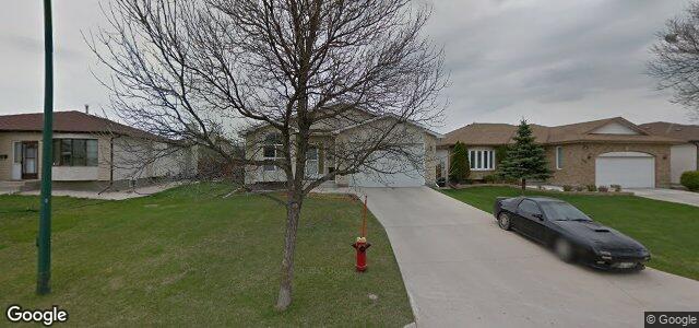 Larawan ng 96 Oakhurst Crescent sa Winnipeg, Manitoba