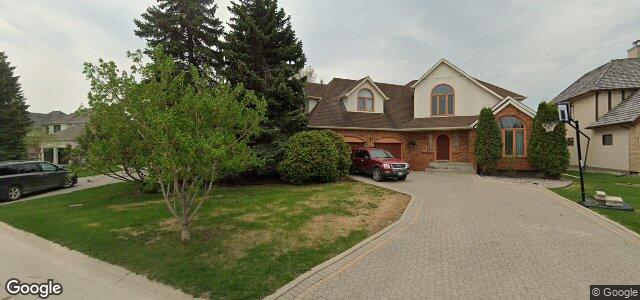 Larawan ng 102 Queen'S Park Crescent sa Winnipeg, Manitoba