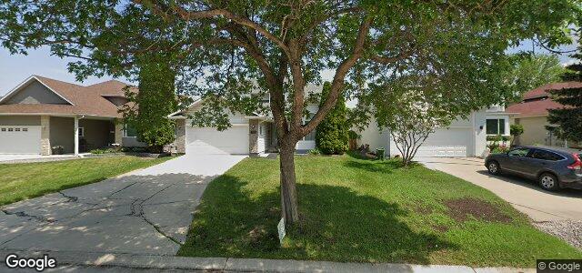 Larawan ng 120 Farmingdale Boulevard sa Winnipeg, Manitoba