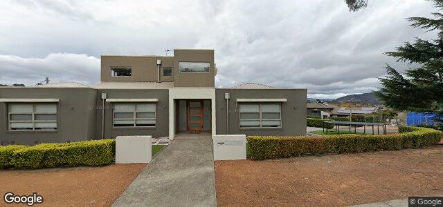 Larawan ng 18 Hawkesbury Crescent sa Winnipeg, Manitoba