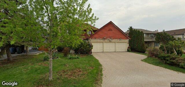 Photo of 26 Queen'S Park Crescent in Winnipeg, Manitoba