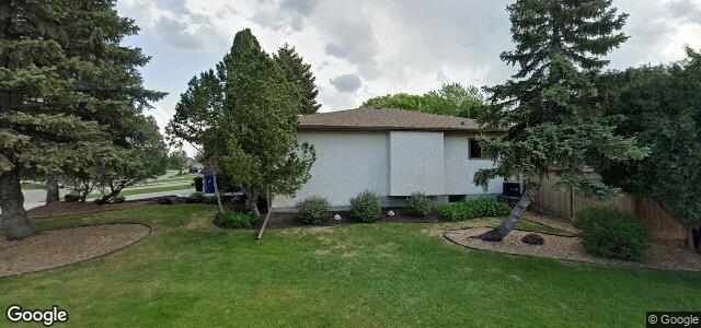 Larawan ng 30 Eaglemount Crescent sa Winnipeg, Manitoba