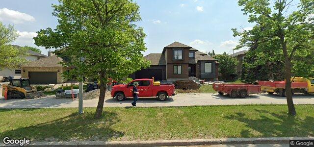 Photo of 332 Lindenwood Drive E in Winnipeg, Manitoba