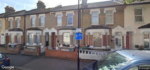 Larawan ng 37 Hollington Road sa Winnipeg, Manitoba