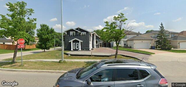 Photo of 425 Lindenwood Drive W in Winnipeg, Manitoba