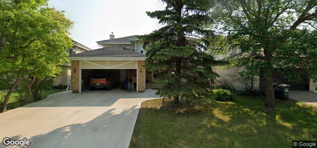 Photo of 807 Lindenwood Drive W in Winnipeg, Manitoba