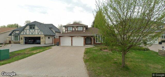 Larawan ng 90 Hennessey Drive sa Winnipeg, Manitoba